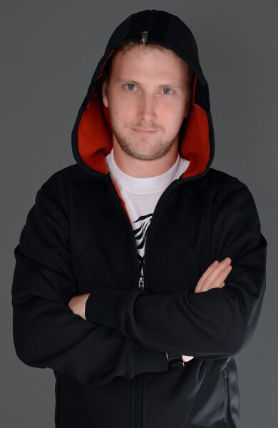 File:Desmond hoodie black.jpg