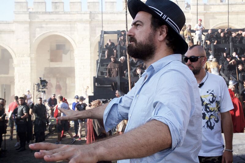 File:Justin Kurzel directing AC.jpg