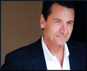 Mark Lindsay Chapman.jpg