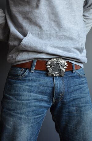Assassins-Creed-belt-buckle-2.jpg