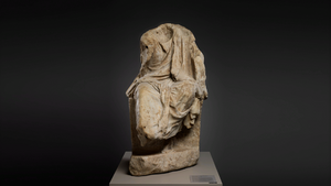 DTAE Marble statue of draped man.png