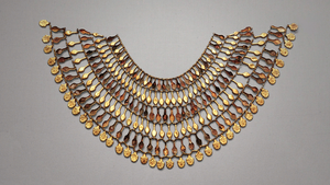 DTAE - Broad collar of Nefer Amulets.png