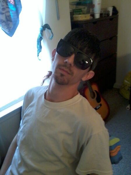 File:Glasses.jpg