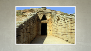DTAG - Entrance corridor of Agamemnon's alleged tomb.png