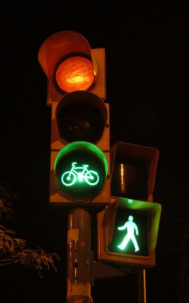 File:ACB - Barcelona bike & ped signal.jpg
