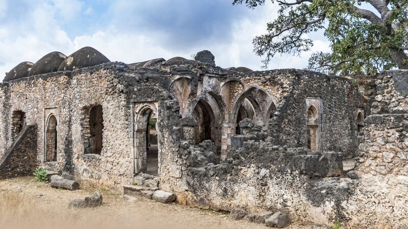 File:ACMir Mosque in Kilwa Kisiwani.jpg