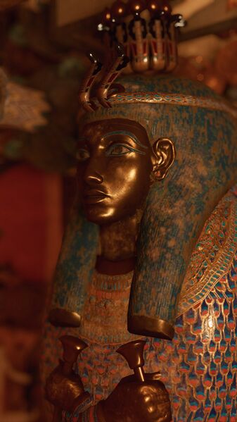 File:QueenCoffin.jpg