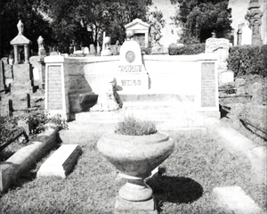 AC2 - Houdini grave.png